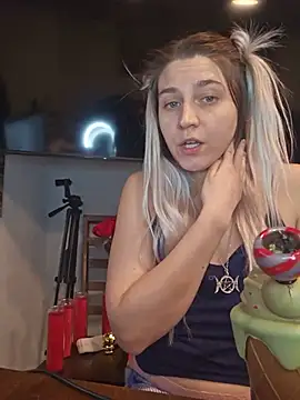 ScarletsWeb live cam on StripChat