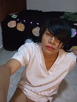 NekoboiPetiole live cam on StripChat