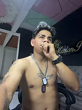 Noir_Desiree live cam on StripChat