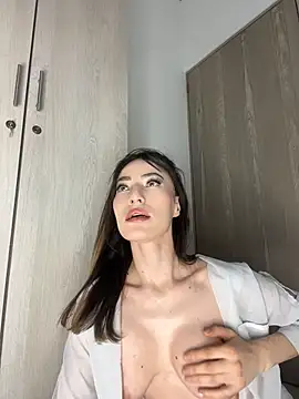 IAmNobodyXXX Live Webcam on Stripchat
