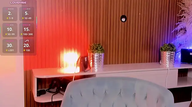 SelenaRogerss live cam on StripChat