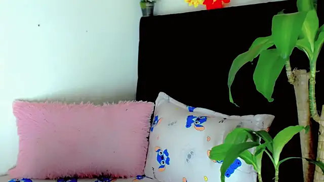 NathalialLooes live cam on StripChat