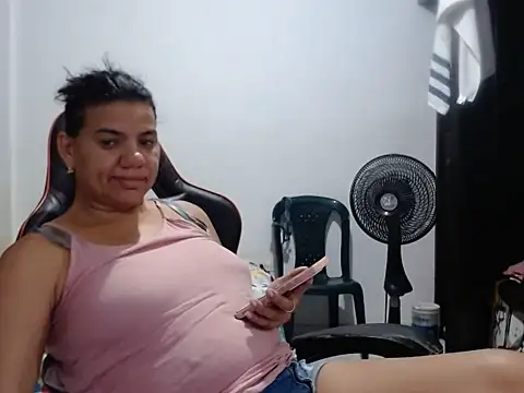 Adriana_0312 webcam