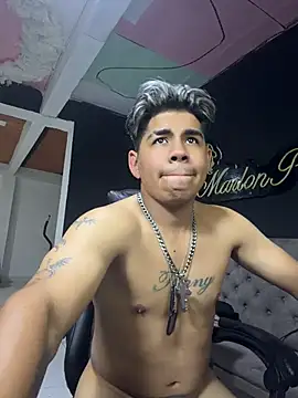 Noir_Desiree webcam