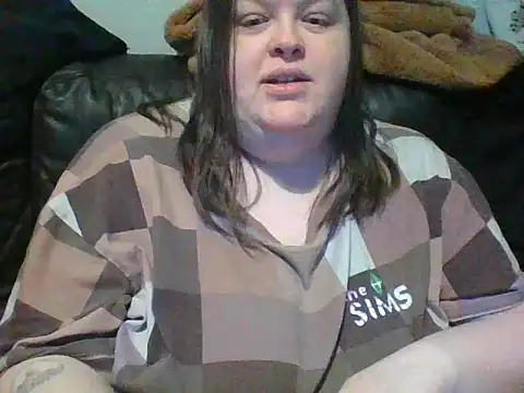 CurvyKirstiesX live cam on StripChat