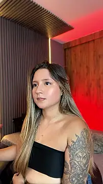 MiaPetit_ live cam on StripChat