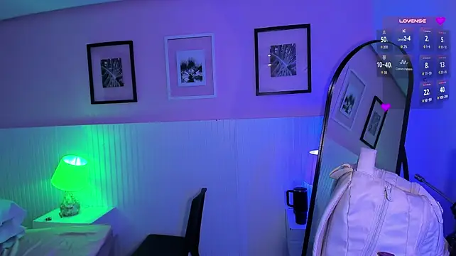emma_smile live cam on StripChat