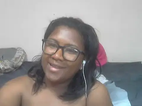 cutybigass live cam on StripChat