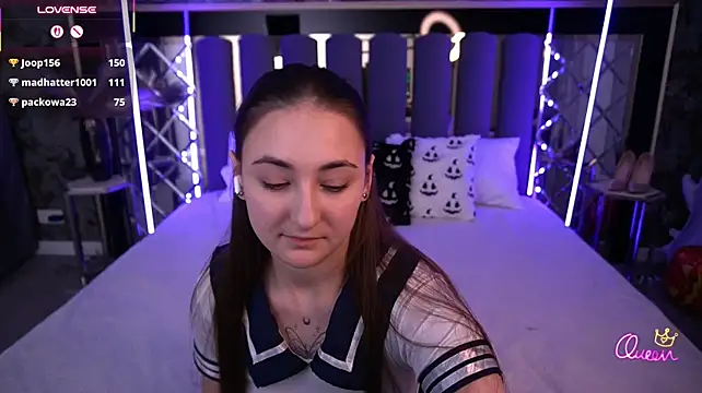 SashaDuvalle live cam on StripChat