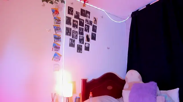 Aleaurarashii live cam on StripChat