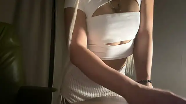 Cirelia live cam on StripChat