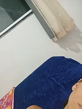 Fannyfoxfi live cam