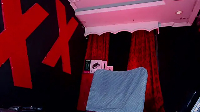 abrilbigcock live cam on StripChat