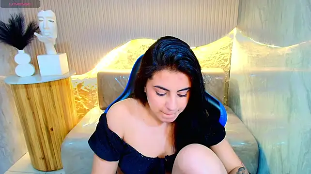 Isis_grey_r_