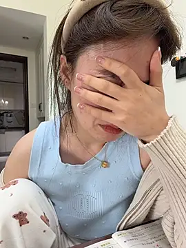 saozi666 (F milf) - 完成目标可选：挤奶水、口交黑鸡吧、黑鸡吧蹭B、双插票、喷水票、小粉M腿、骑乘视角