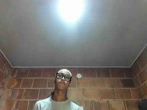 nahomy_james25