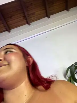 Miaa_Foxx03 live cam on StripChat