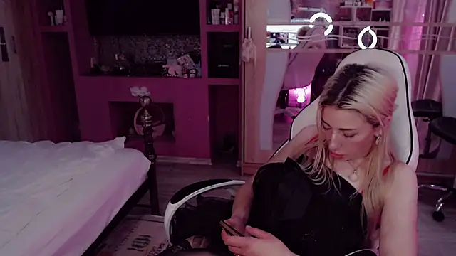 AnnieGOld_