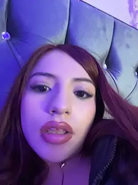 amber_ec live cam on StripChat