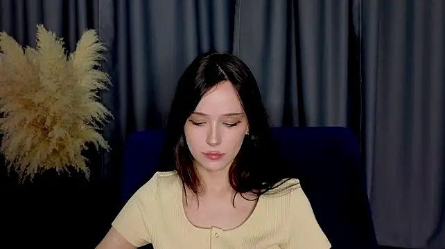 ivy_west live cam on StripChat