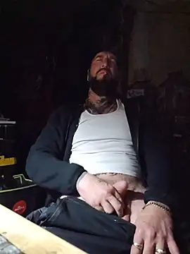 beardedtattood (Ask my age) - 😈 Cuuummmmmm💦💦💦😈 😈