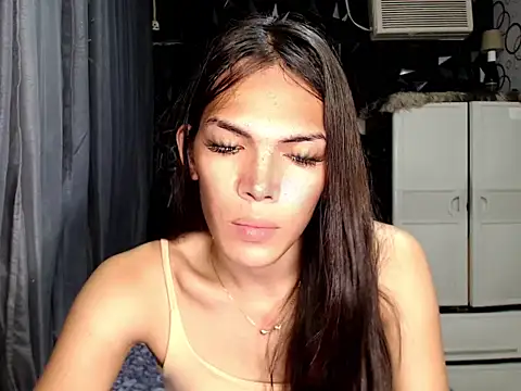 GORGEOUS_CARMEE