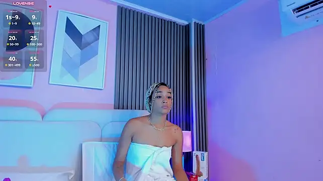 Clawdeen__wolf webcam