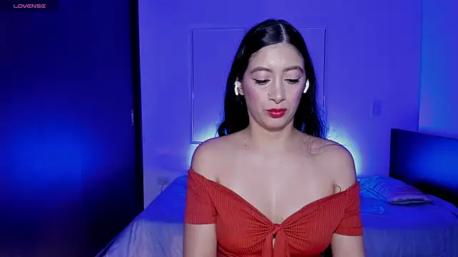 MeganWhite3 live cam on StripChat