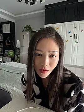 yuanpu0925 live cam on StripChat