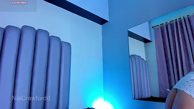 NiaCrawfordd