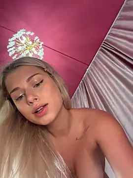 free naked webcam NinaVerse