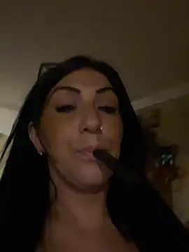 LittleMissEeve webcam