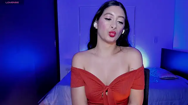 MeganWhite3 live cam on StripChat