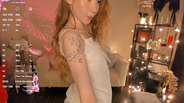 red__sunnny (F teen) - Pinch my sensual nipples