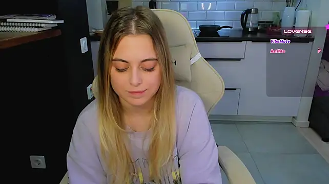 blonde_kellyy