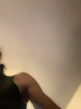 kikiwonderbar live cam on StripChat