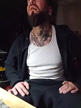 Beardedtattood live cam on StripChat