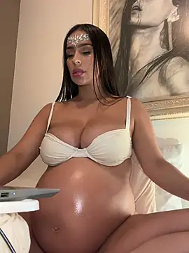 mau_white (F milf) - show tits and GLT 4PHOTOS TOPPLES