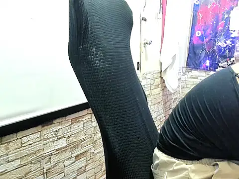 manilafoxts live cam on StripChat