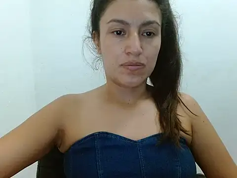 SarahFriendly live cam on StripChat