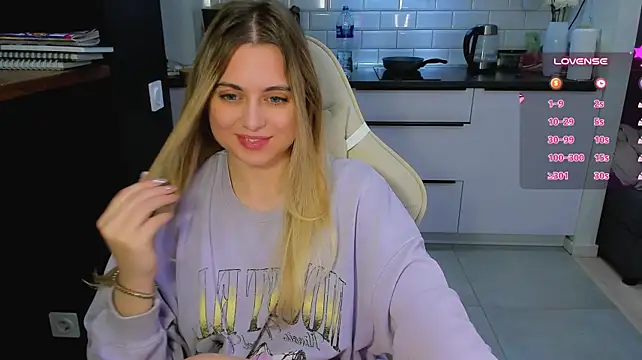 blonde_kellyy