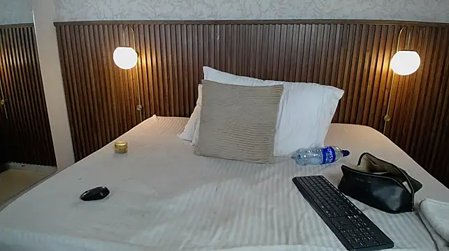 Ariana_Wayne live cam on StripChat