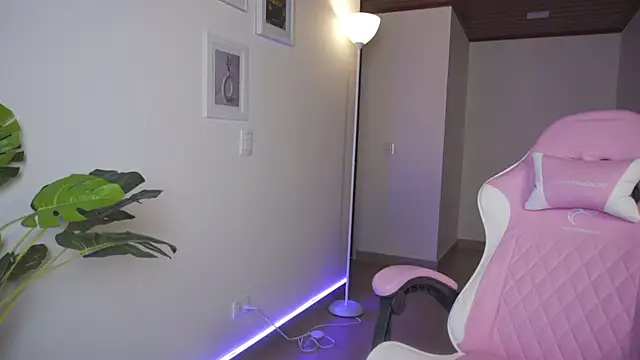 Alana_adaa live cam on StripChat