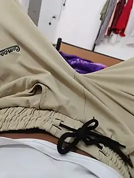 Indorecockyboy live cam on StripChat