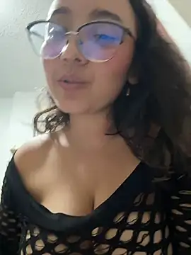 Kay_LustyWife live cam on StripChat