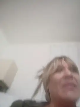 deedeedoll82222 live sex cam