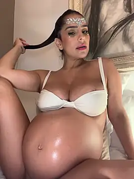 Mau_White