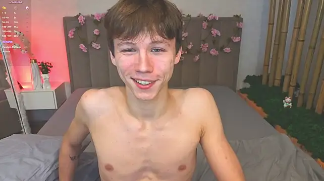 cumte_boy (M twink) - Slapping abs💣