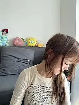 HaoHao-7 live cam on StripChat