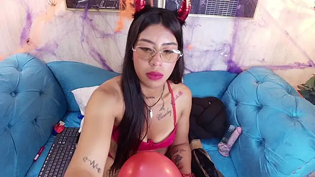 Lilith_Mills webcam